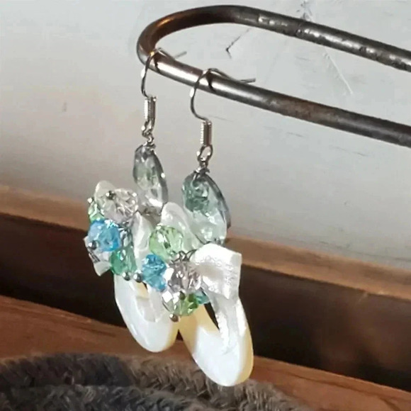 Retro Pearl Shell Czech Crystal White Satin BowsHandcrafted Dangle Earrings - Picture 3 of 8